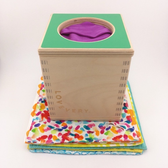 Lovevery Magic Tissue Box + Magic Tissues - Picture 1 of 9